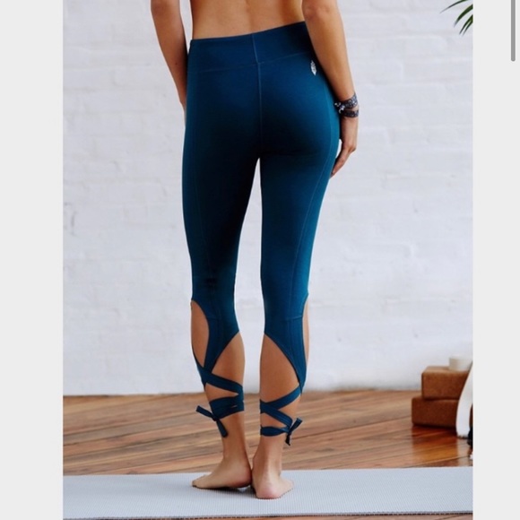 Free People Pants - Free People || Turnout Tie Capri Leggings